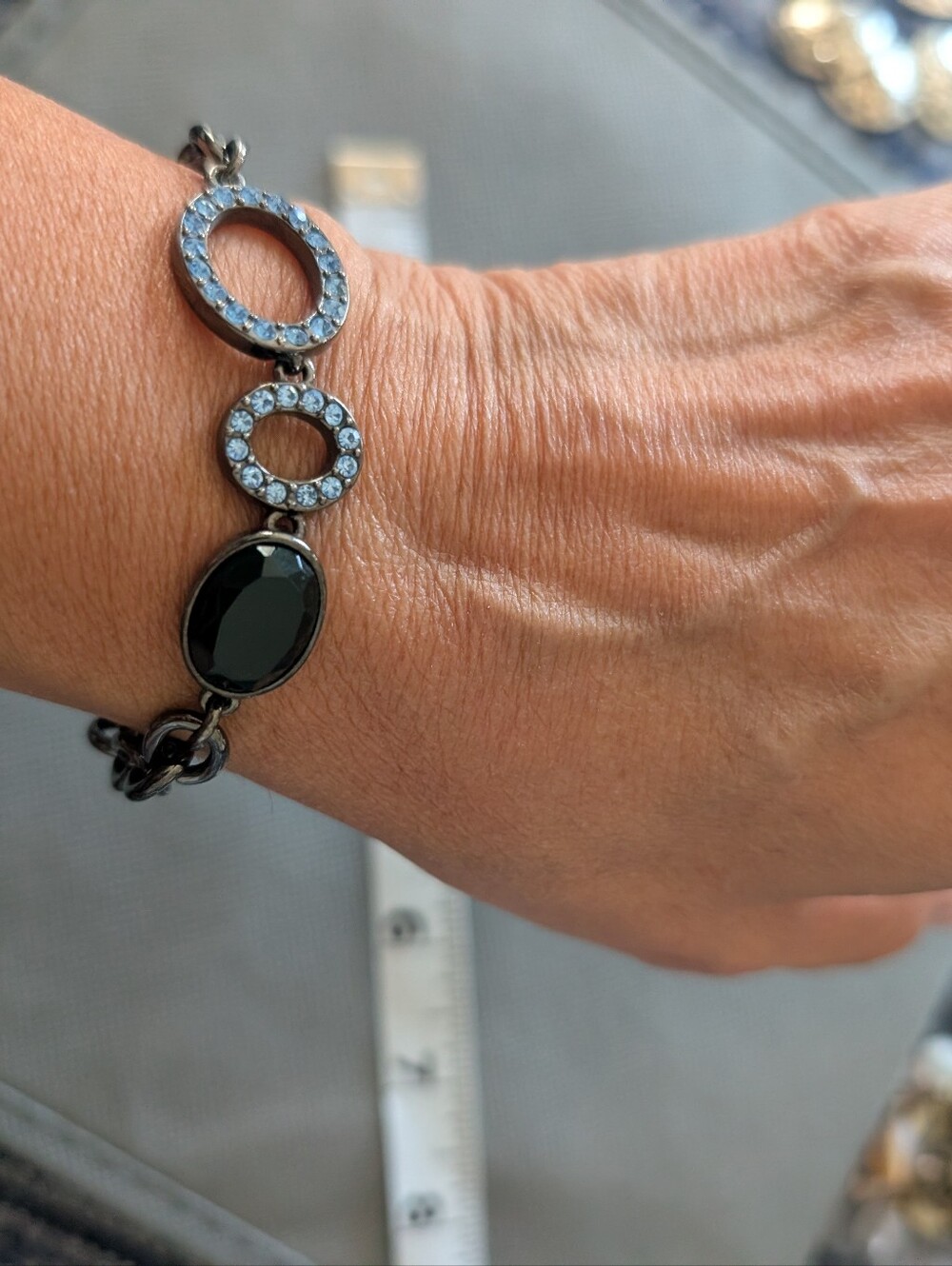 Black Crystal Circle Link Bracelet for Women